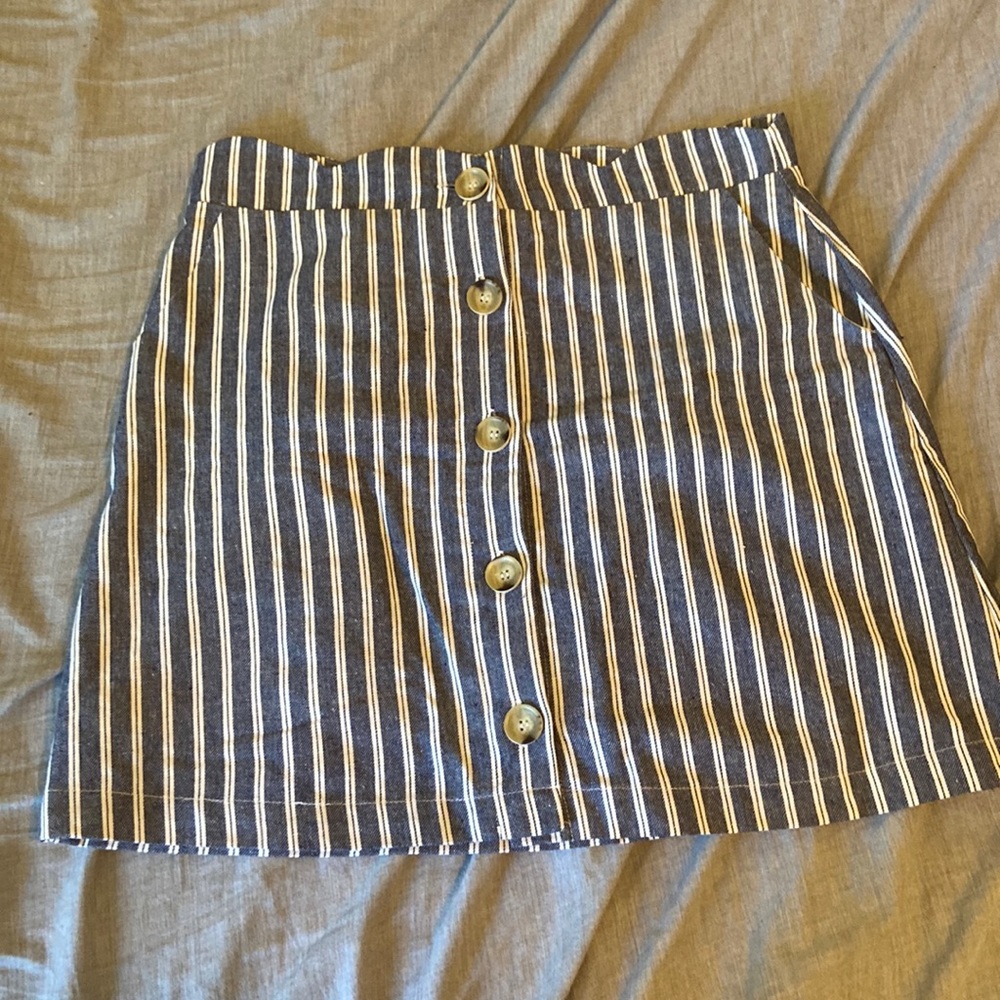 Dry Goods scalloped skirt size L